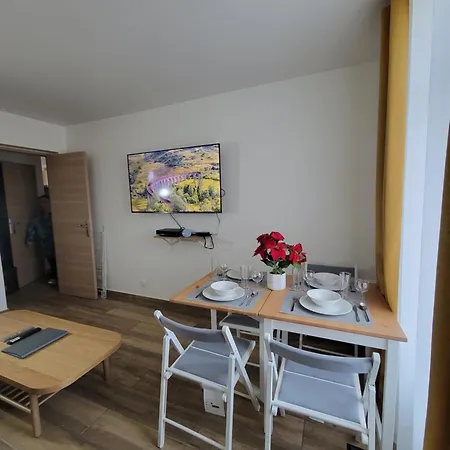 Amazing A Stone's Throw From The Of Lights - Paris Apartment *