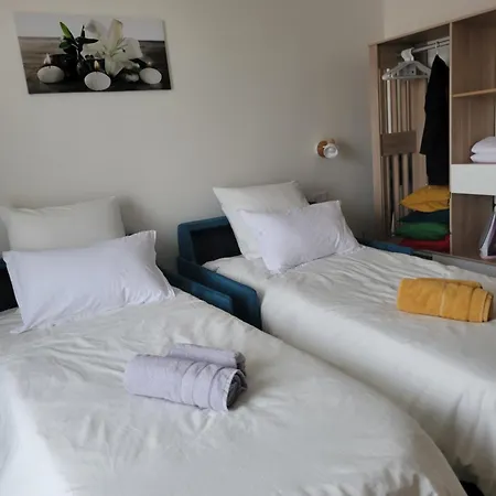Amazing A Stone's Throw From The Of Lights - Paris Apartment *