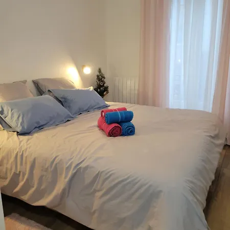 Apartment Amazing A Stone's Throw From The Of Lights - Paris Clichy